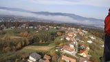 Der Wind gibt die Richtung vor - die Dörfer wirken wie aus einer Spielzeugwelt.