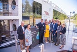 Vize-Bürgermeister Melk Wolfgang Kaufmann, Stadträtin Krems Alexandra Ambrosch, Captain der Viking Njord Norbert Vajko, Landeshauptfrau Johanna Mikl-Leitner, Bürgermeister Melk Patrick Strobl, EVN Vorstandssprecher Stefan Szyszkowitz, Geschäftsführerin Donau Schiffsstationen Birgit Brandner-Wallner, Bezirkshauptfrau Daniela Obleser; hinten: Projektleiter EVN Florian Tatzber, Geschäftsführer Donau Schiffsstationen Heinrich Wallner, Engineer Viking Njord Ionel Isdraila.