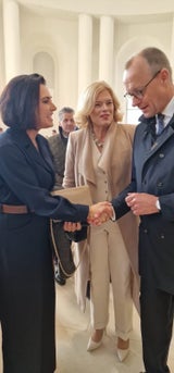 Elli Köstinger, Julia Klöckner und CDU-Chef Friedrich Merz.