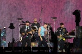 Coldplay starten Wien-Run mit herzlicher Hommage an die Swifties