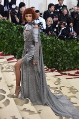 Medieval Core: Die Stars machen das Mittelalter zum größten Fashion-Trend 2025