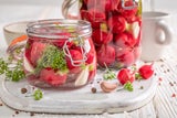 Sommer auf Vorrat: Gemüse im Glas
