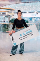 Platz 1 und&nbsp; 5.000 Euro Preisgeld gingen an die „CR Lederwerkstatt“ von Christina Roth in Salzburg.