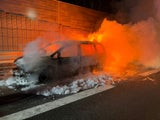 Auto A12 abgefackelt