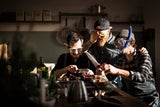 Schluss mit Weinen: Die genialsten Tricks für tränenfreies Zwiebel schneiden