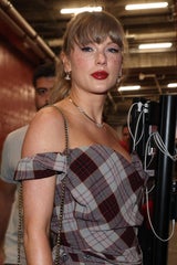 Taylor Swift wird mit Glitzer-Sommersprossen zum funkelnden Hingucker