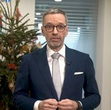 Kickl kocht Hendl, Nehammer & Babler singen "Stille Nacht"