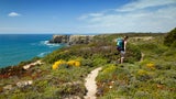 Zitrudduft begleitet die Wanderer entlang der Algarve.