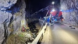 Mopedfahrer stürzt in Bach Naas
