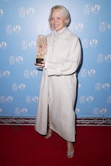 Stars tragen sie schon: An dieser Trendfarbe für den Winter 2024 kommt niemand vorbei