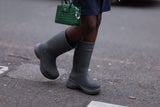 Stylisch aussehen trotz Regenwetter: Die besten Tipps
