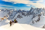 Österreich kaum vertreten: Die schneesichersten Skigebiete im Ranking
