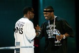 P. Diddy überreicht 50 Cent den Preis für das beste Video bei den MTV Video Music Awards 2003.&nbsp;