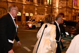 Opernball: Sharon Stone auf der Flucht