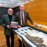 Die Autoren des Buches „Historische Eggenburg-Ansichten von Barock bis Fin de Siècle“ (v.l.) Gerhard Dafert und Ralph Andraschek-Holzer.&nbsp;
