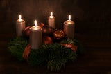 Brandgefahr zu Weihnachten: Worauf bei Adventkranz & Co. zu achten ist