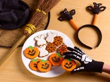 Auch das Backen kreativer und teils aufwendiger süßer Snacks für Partys gehört mittlerweile zur Tradition.