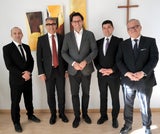 Bürgermeister Bernhard Heinl (Mitte) freut sich über die tatkräftige Unterstützung.
