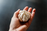 Geheimtipp: Deshalb sollten Sie Knoblauch in die Toilette geben