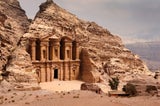 Die antike Felsenstadt gilt als wichtigste Attraktion in Jordanien. 