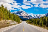 Traumstraße in der kanadischen Provinz Alberta.&nbsp;