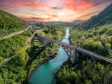 Die beeindruckende Salcanobrücke wird zum Konzertsaal.