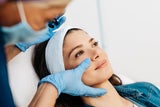Regeneration statt Volumen: Der neue Filler mit Polynukleotiden legt den Fokus auf den Aufbau neuer Fibroblasten, die wiederum für die Kollagen- und Elastinbildung sorgen.