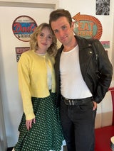 Hit-Musical »Grease« tanzt für Sie zum Bestpreis an