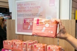 Die "Rote Box" Initiative von BIPA und Stadt Wien wird verlängert und weiter ausgebaut.