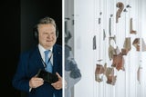 Wiens Bürgermeister Michael Ludwig beim Rundgang durch die informative, interaktive und immersive Ausstellung, die den Walzerkönig Johann Strauss feiert. 
