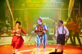 Roncalli begeistert mit Action, Gags und lasziver Erotik-Show