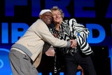 „FireAid“ lieferte Millionen-Spenden, Gaga-Premiere und Nirvana-Reunion