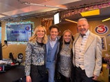 Das Moderatorenteam Tina Ritschl, Philipp Hansa und Sylvia Graf mit Bürgermeister Klaus Schneeberger.
