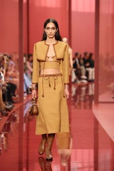 Fashion-Finale in Mailand: Heißer Auftritt von Kendall Jenner, Dakota Johnson & Co.