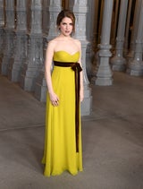 Kim Kardashian versext die LACMA Gala mit Lady-Di-Schmuck