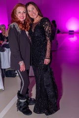 Donna Presley (links) feierte mit