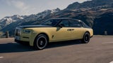 Der aktuelle Rolls-Royce Phantom wird seit 2018 hergestellt. Der „Goldfinger“ ist eine Version mit verlängertem Radstand und einem kräftigen V12-Motor, der 571 PS leistet.&nbsp;
