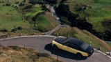 Einige Aufnahmen mit dem Goldfinger-Rolls-Royce entstanden am Furkapass in der Schweiz. Auf dieser malerischen und kurvigen Strecke kam es im Film zu einer ikonischen Verfolgungsjagd.&nbsp;