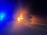 Autotransport in Flammen