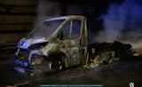 Pferdetransporter ging auf der Autobahn in Flammen auf