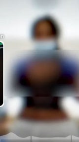 Porno-Pflegerin masturbiert auf Bewohnerbetten