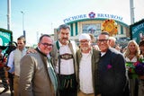 Von Arnie bis Ötzi - eine Wiesn voller Stars