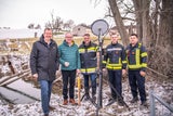 EVN Vorstandsdirektor Stefan Stallinger, LH-Stv. Stephan Pernkopf, Bürgermeister Lukas Michlmayr, Marcel Vollgruber (FF Haindorf) und Andreas Zöchlinger (FF Haag).