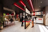 Fast Food in altem Gemäuer