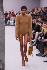 Paris Fashion Week: Zwischen Business, Lapdance & Skinny-Jeans-Revivals