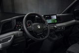 Cockpit-Ausstattung: mehr Pkw als Nutzfahrzeug.