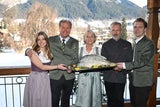 Francesca Beckenbauer, Johannes Mitterer, Heidi Beckenbauer, Küchenchef Jürgen Bartl und Joel Beckenbauer&nbsp;