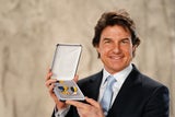 Der Schauspieler Tom Cruise wurde von Carlos Del Toro, dem US-Marineminister, mit dem US Navy Distinguished Public Service Award ausgezeichnet.&nbsp;