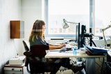 Zu langes Sitzen: So krank macht uns der Bürojob wirklich