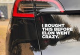 Tesla-Käufer kleben Sticker auf ihr Auto - aus Angst vor Vandalismus.